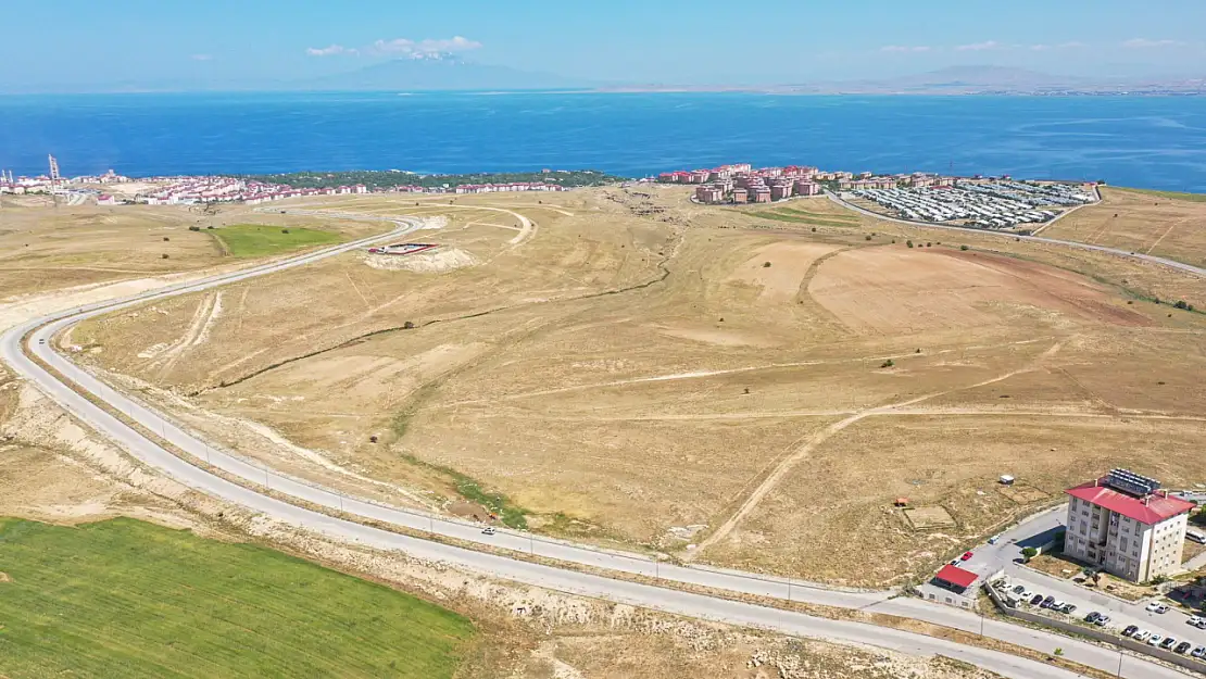 Van Büyükşehir, 'Mavi Şehir' ile Edremit'e yeni yaşam alanı kazandırıyor