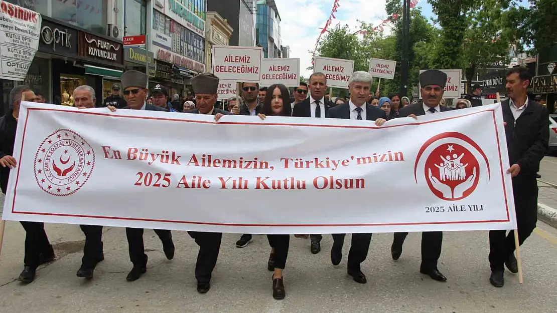 Van'da Aile Yılı İçin Yürüyüş Etkinliği Gerçekleştirildi