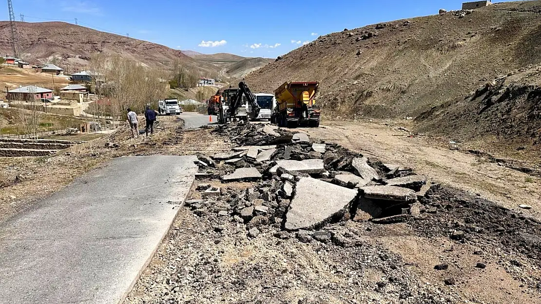 Van'da altyapı ve yol çalışmaları hız kesmeden sürüyor, kırsalda da faaliyetler devam ediyor