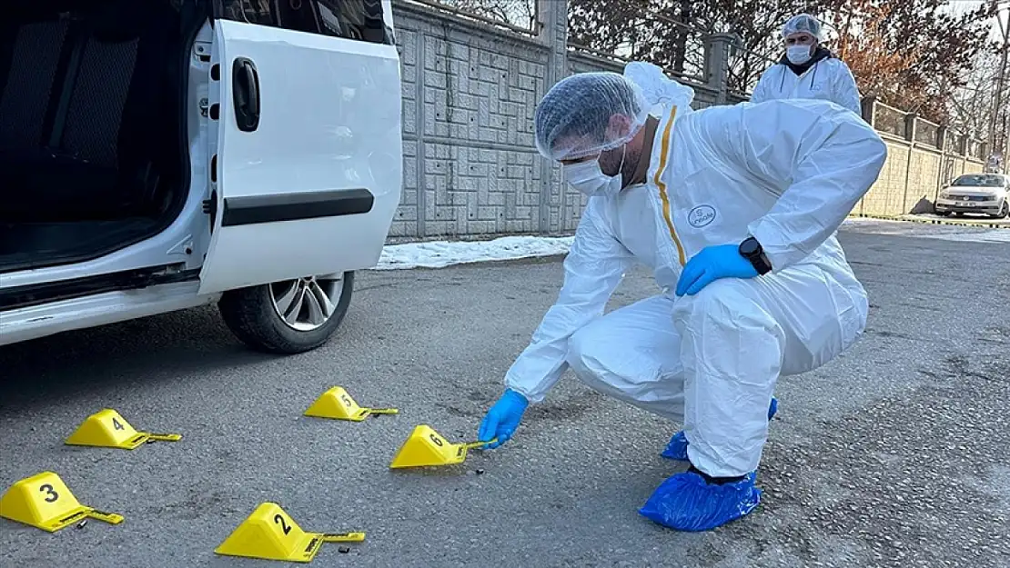 Van'da 'delil avcısı' polisler olayları aydınlatmak için titizlikle çalışıyor