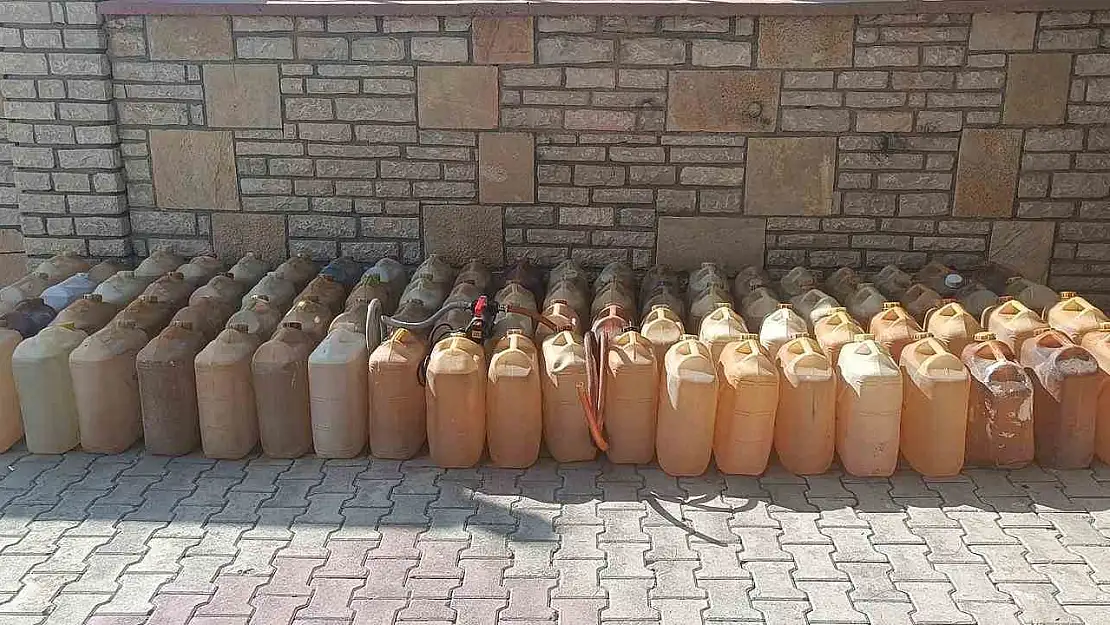 Van'da düzenlenen operasyonda 44 kişi gözaltına, çok sayıda kaçak malzeme ele geçirildi