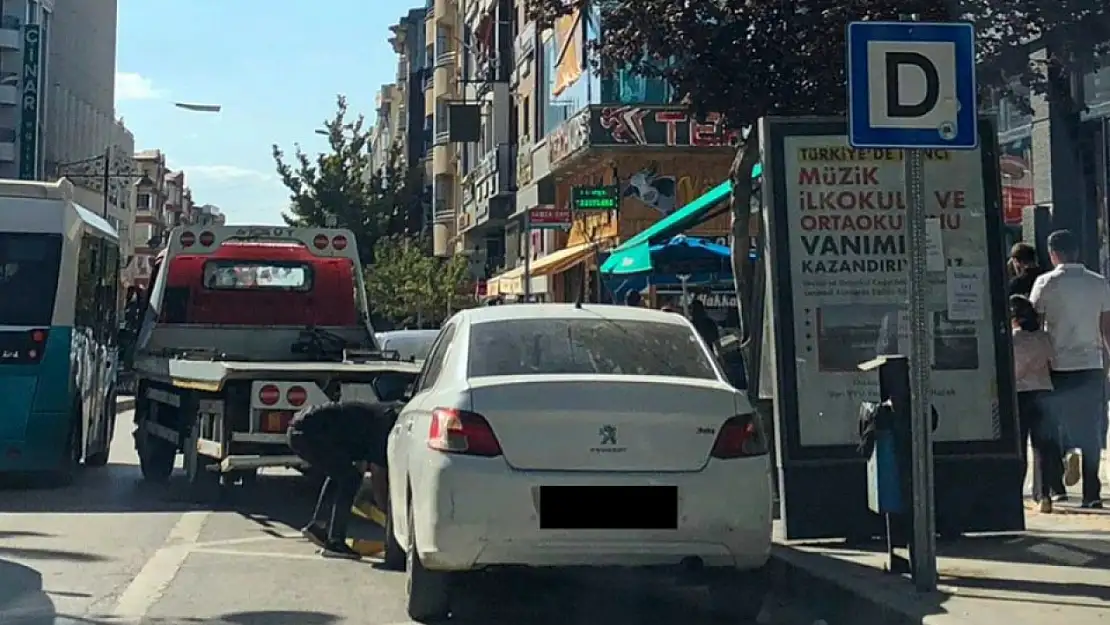Van'da Engelli Rampaları ve Yaya Geçitlerine Usulsüz Parka Cezai İşlem Başlatıldı