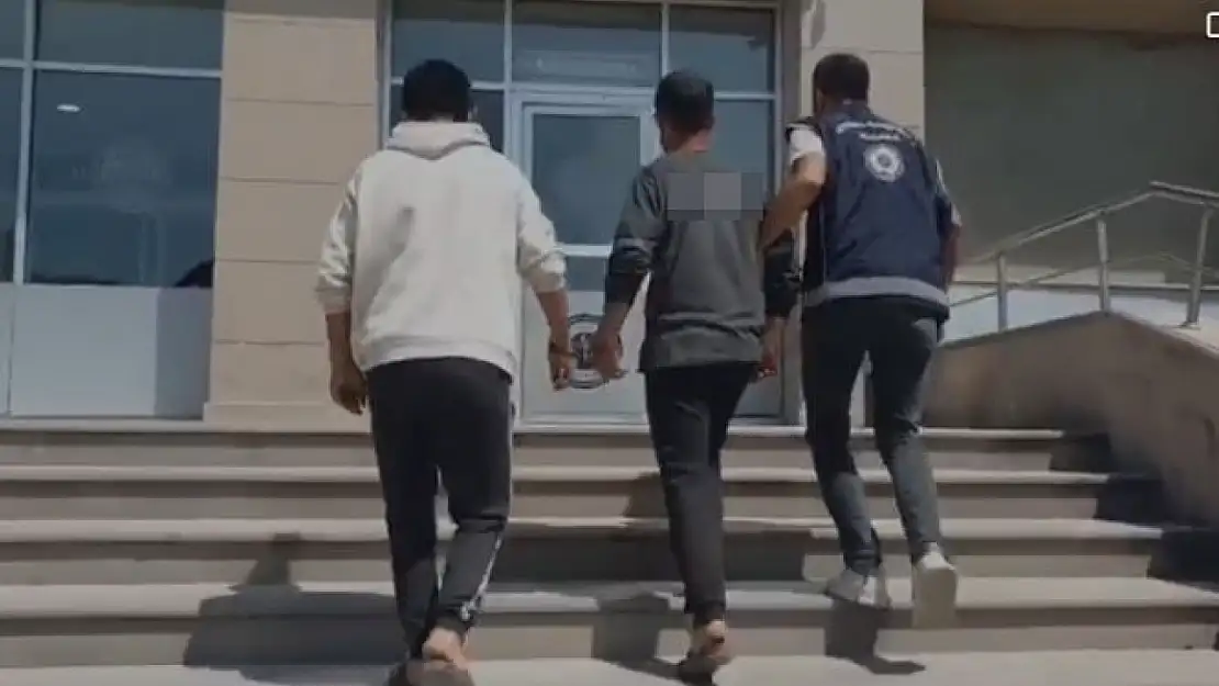 Van'da Eş Zamanlı Operasyonla 3 İnsan Kaçakçısı Yakalandı