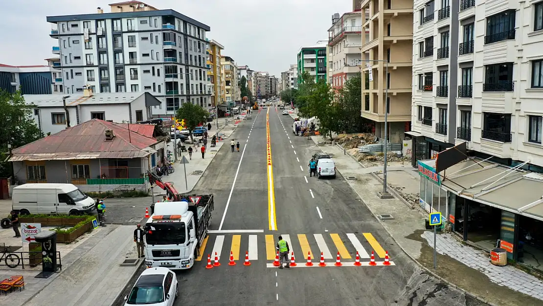 Van'da Eski Cezaevi Caddesi, yenileme çalışmalarının ardından trafiğe açıldı