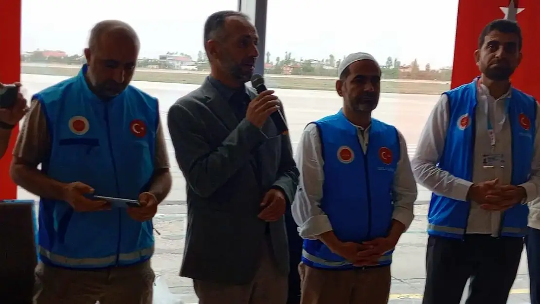 Van'da Hacı Adayları Kutsal Topraklara Dualarla Uğurlandı