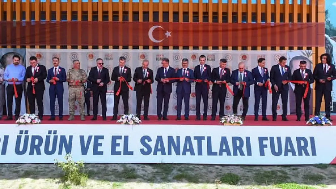 Van'da Hükümlü ve Tutukluların El Emeği Göz Nuru Ürünleri Sergilendi
