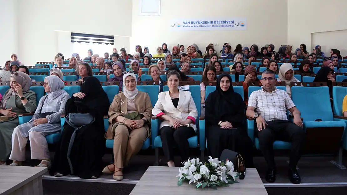Van'da İş Ahlakı Semineri: Usta Öğreticilere Yoğun İlgi ve Olumlu Geri Dönüşler