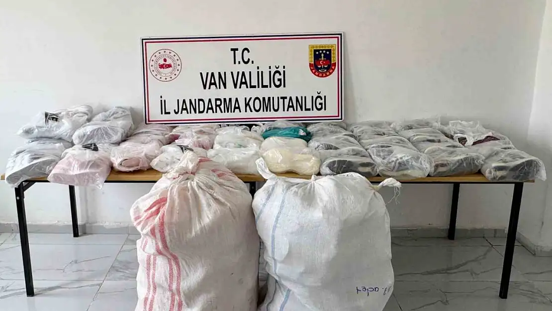 Van'da jandarmadan kaçakçılıkla mücadelede 28 gözaltı ve 2.851 paket sigara ele geçirildi