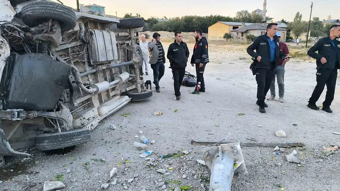 Van'da Kamyonet Kaldırıma Çarptı: 4 Yaralı, Tahkikat Başlatıldı