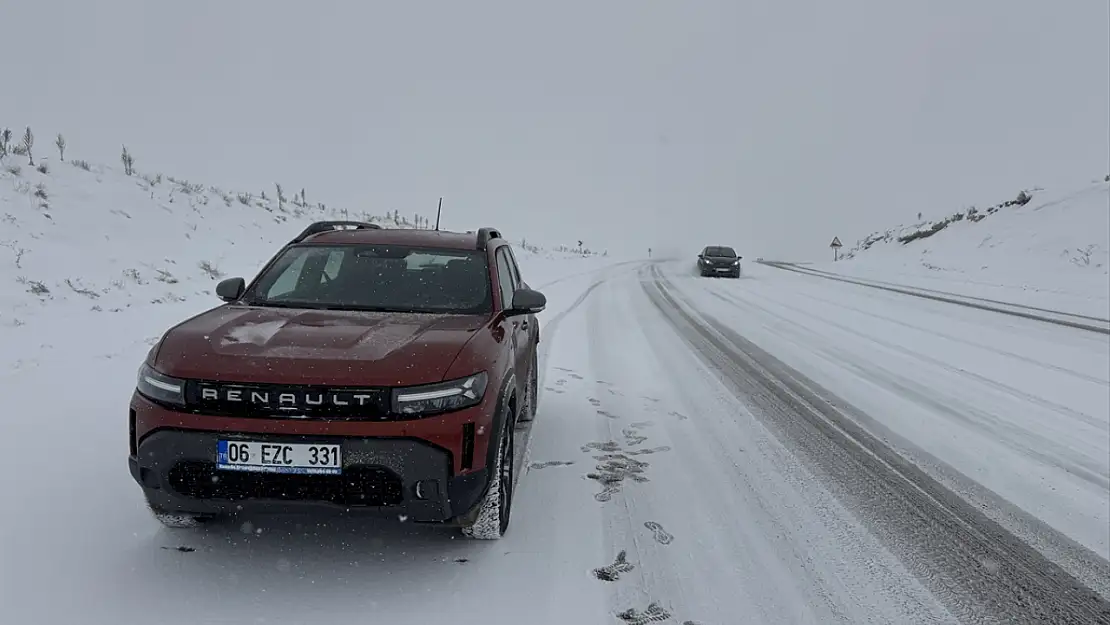 Van'da karla mücadele sürüyor