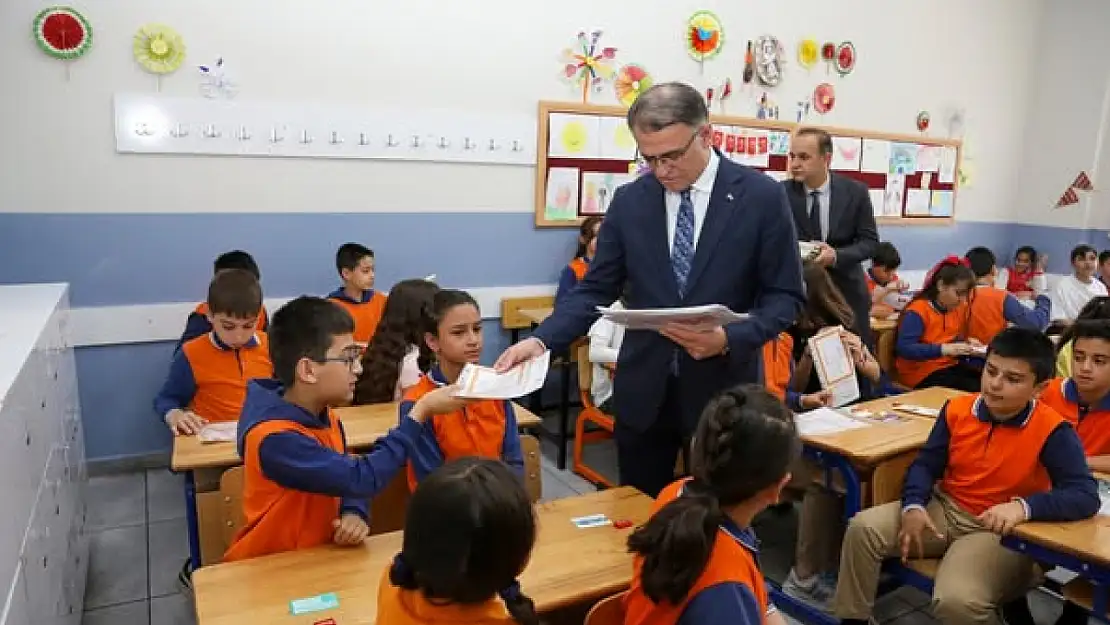 Van'da Karne Sevinci: 285 Bin Öğrenci Yaz Tatiline Girdi