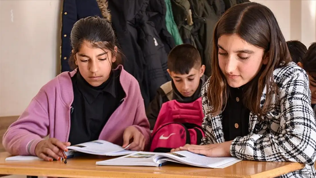 Van'da öğretmenlerin çabasıyla Şehriban ve Zilan yeniden okula kazandırıldı