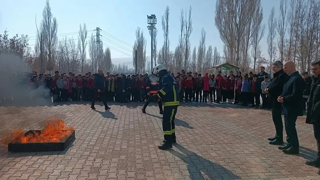 Van'da okulda uygulamalı tatbikat yapıldı