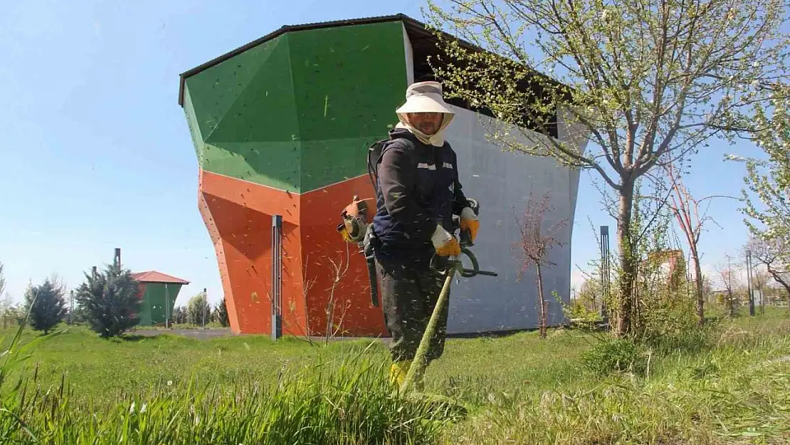 Van'da parklar yaz için yenileniyor: 26 alanda estetik ve güvenli düzenleme çalışmaları başladı