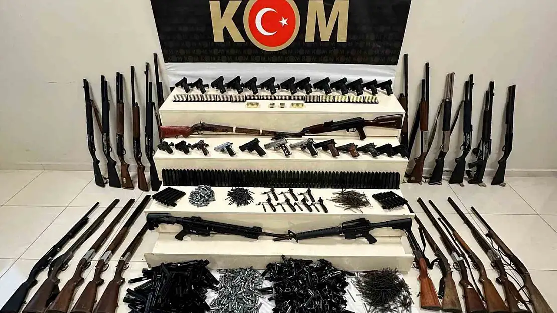 Van'da polisten gümrük kaçağı malzeme operasyonu: 34 gözaltı!