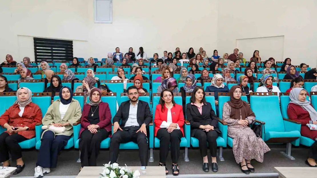 Van'da Sağlıklı Kadınlar, Gelecek İçin Sağlıklı Nesiller Konulu Seminer Gerçekleştirildi