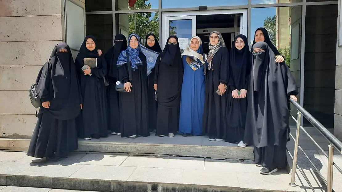 Van'da sınava giren hafız adayları Doğubayazıt'ta coşku ile karşılandı