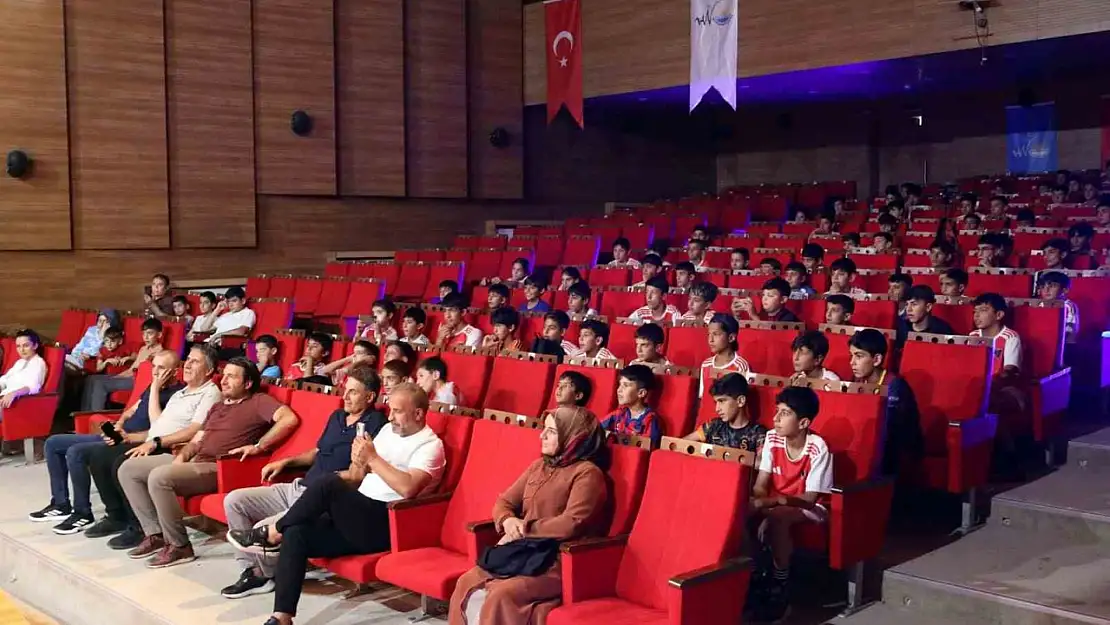 Van'da spor okulu etkinliği, çocuklara renkli ve eğlenceli bir gün sundu