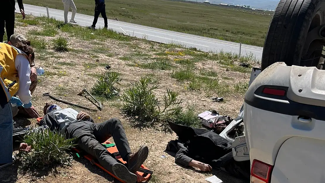 Van'da Trafik Kazası: 4 Ölü, 2 Yaralı
