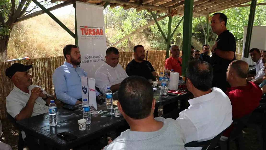 Van'da Turizm Acenteleri Buluştu: Sektördeki Gelişmeler Değerlendirildi