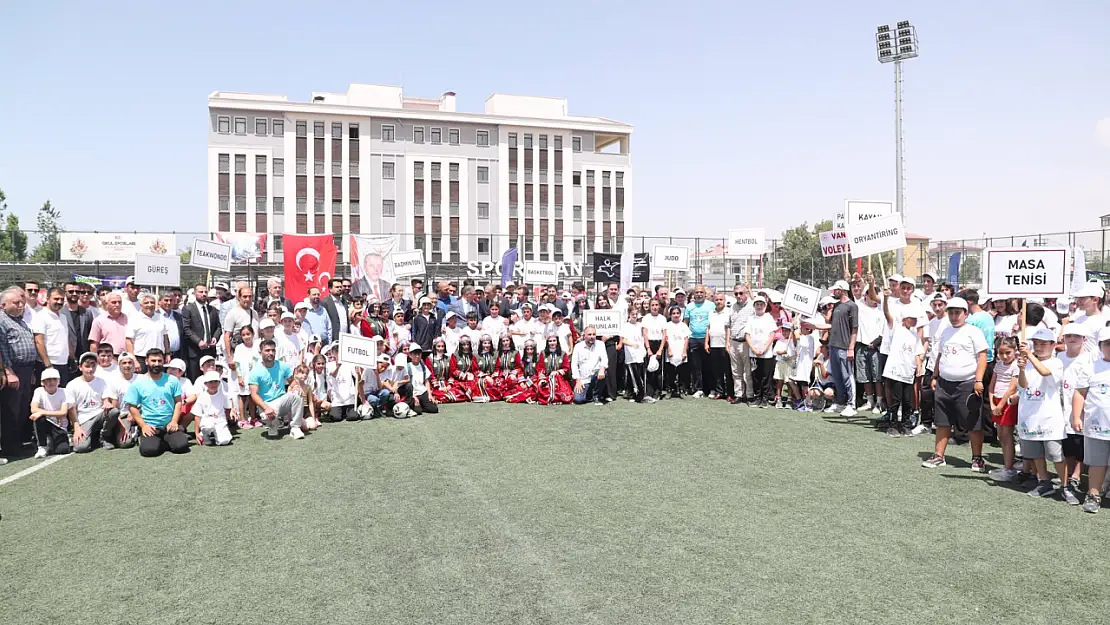 Van'da Yaz Spor Okulları Açılış Töreni Gerçekleşti