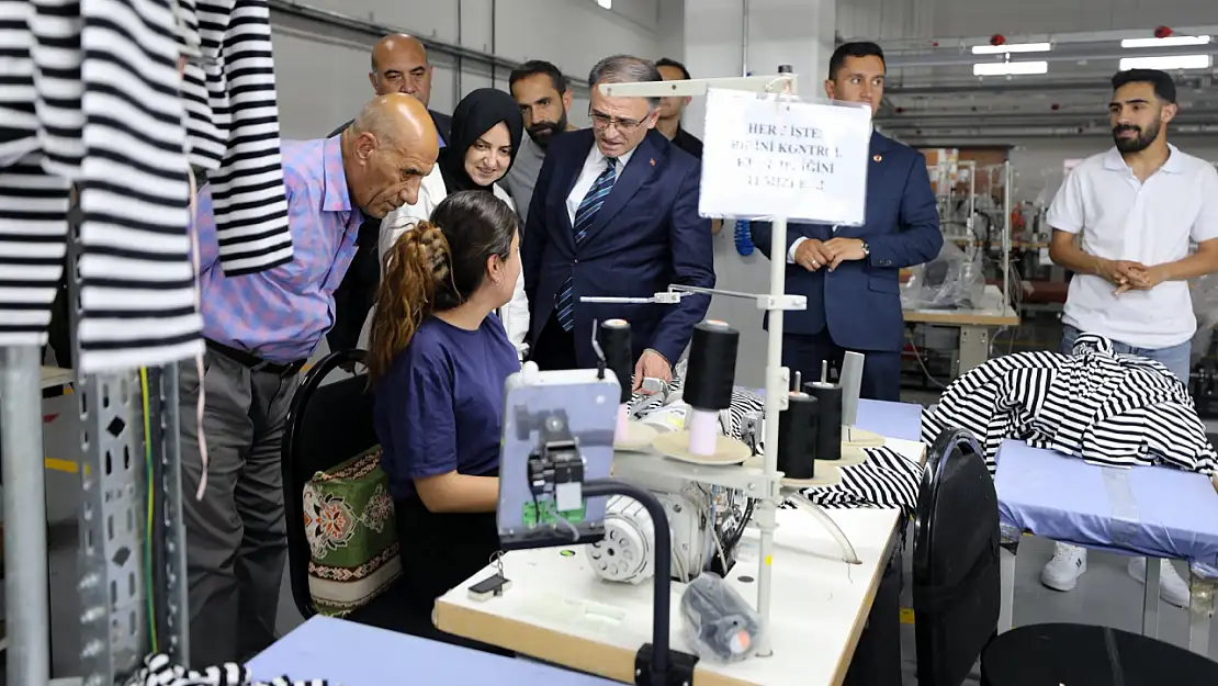 Van'da Yeni Tekstil Fabrikası Açıldı, İstihdam ve Ekonomik Canlanma Beklentisi Artıyor