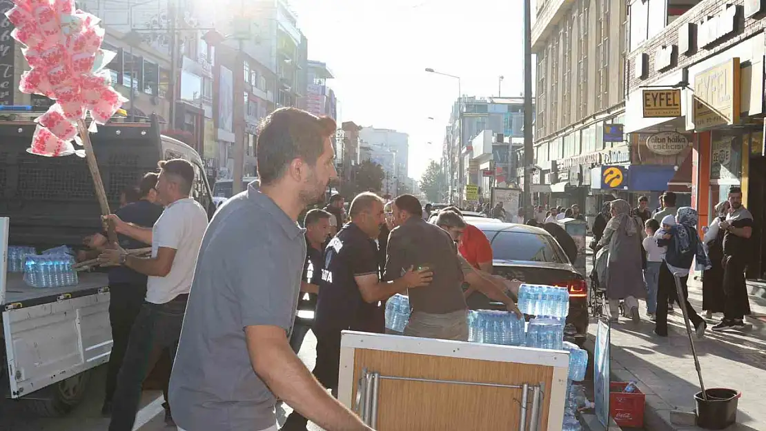 Van'da zabıta ekiplerinden kaldırım işgallerine karşı sıkı denetim ve cezai işlem!