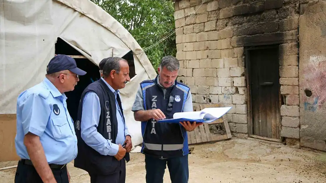 Van'daki Mahalle Aralarındaki Ahırlara Son Çağrı Yapıldı