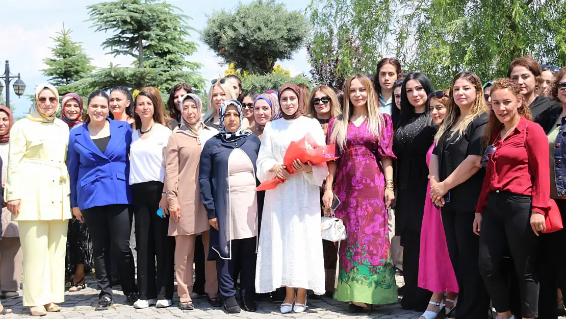 Van Edremit Belediyesi, kadın çalışanlarıyla projeleri ve önerileri tartıştı