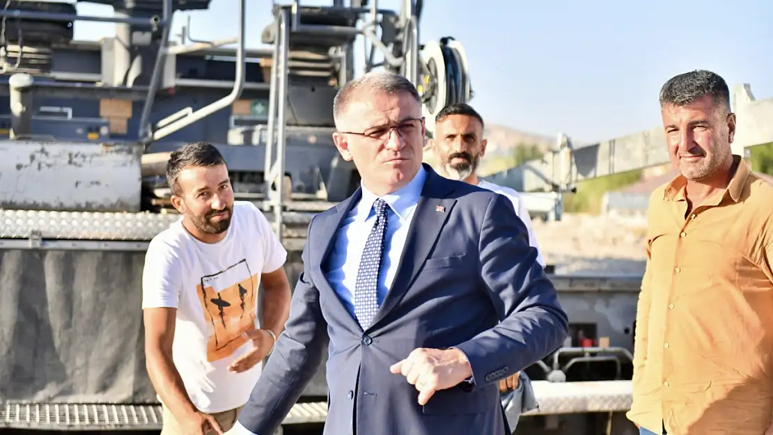 Van Gölü Sahil Yolu 3. Etap Çalışmaları Hızla Devam Ediyor