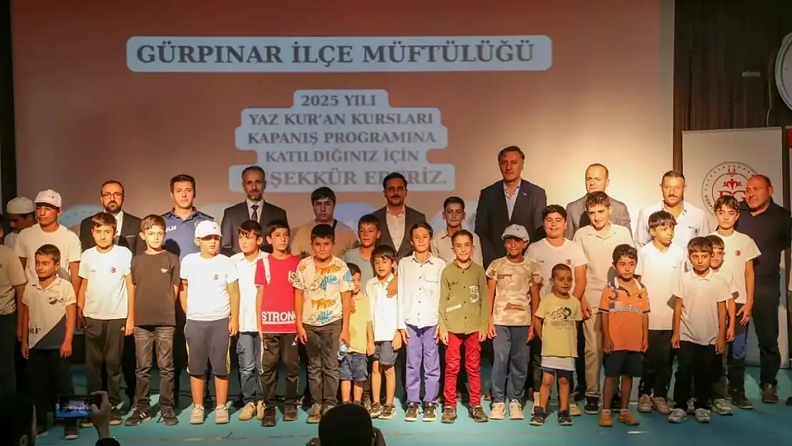 Van Gürpınar'da Yaz Kur'an Kursları Kapanış Programı Düzenlendi
