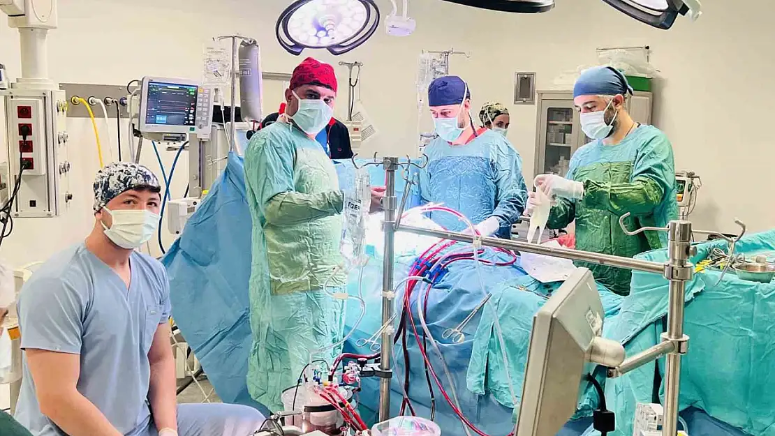 Van Kalp Merkezinde Tarihi Başarı: Bininci Açık Kalp Ameliyatı Gerçekleştirildi!