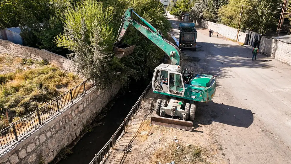 Van Merkez'de Taşkın Koruma Çalışmaları Devam Ediyor