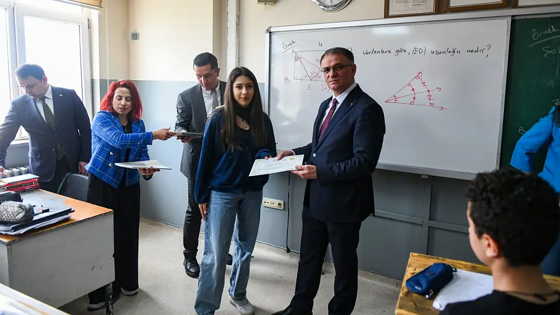 Van Valiliği'nden Türkiye'nin İlk Matematiği Sevdirme Projesi: MATBİL Hız Kesmeden Devam Ediyor