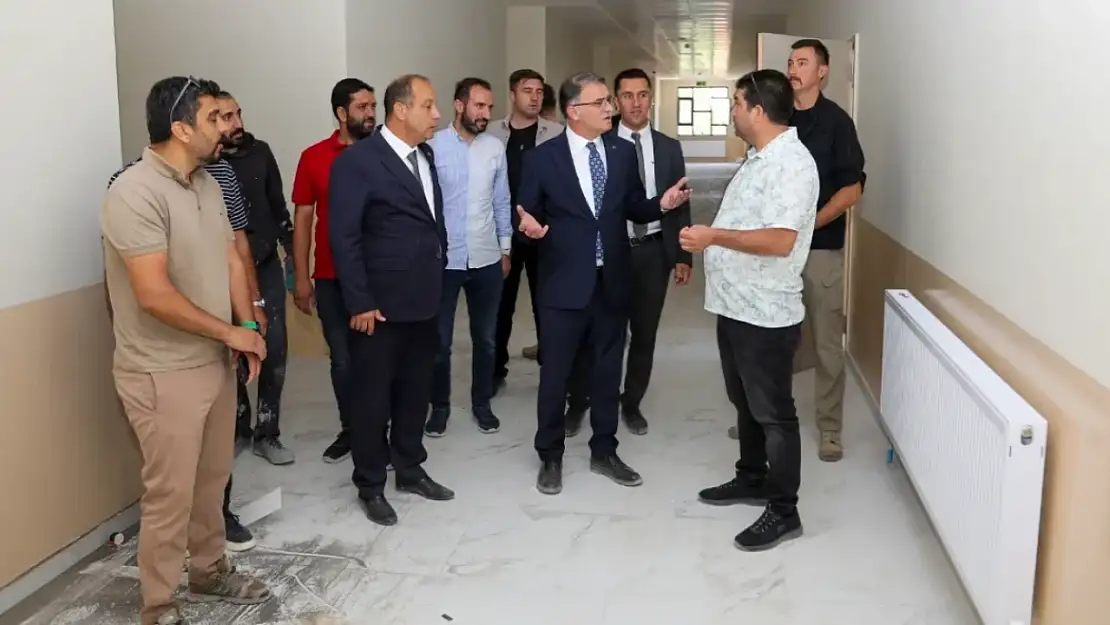 Van Valisi Balcı, Okul İnşaatlarında İncelemelerde Bulundu: Eğitime Yatırım Hız Kesmeden Devam Ediyor