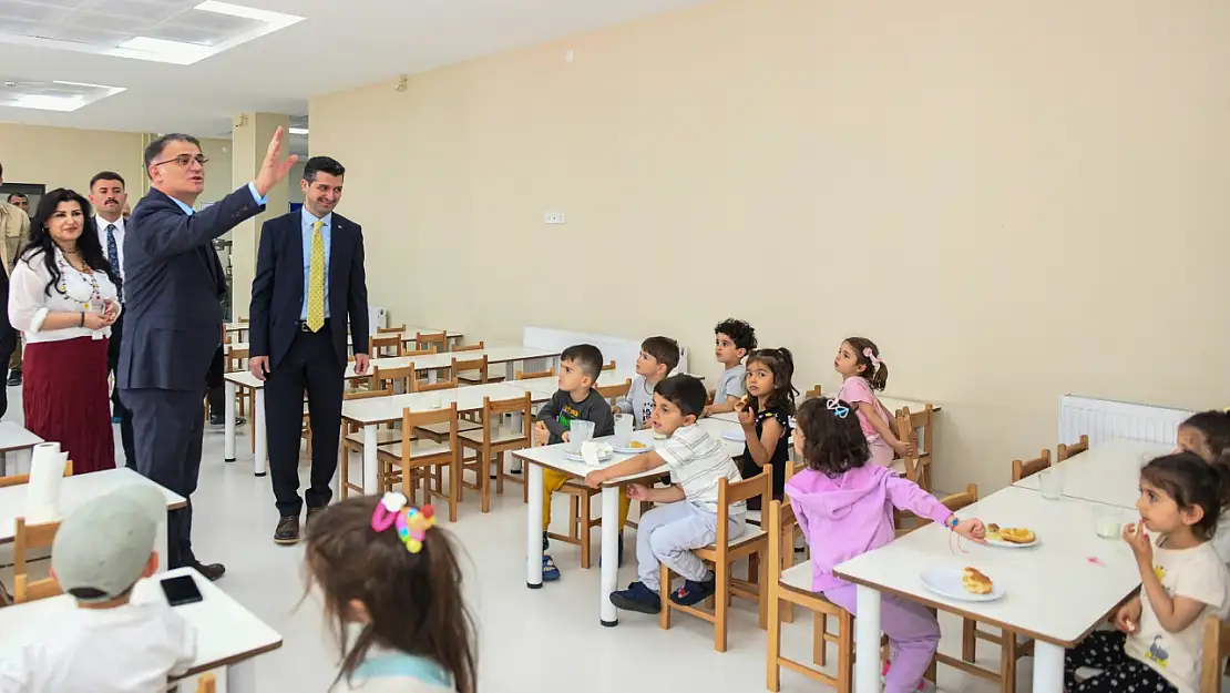 Van Valisi Ozan Balcı, Edremit'teki Vangölü Anaokulunu Ziyaret Etti