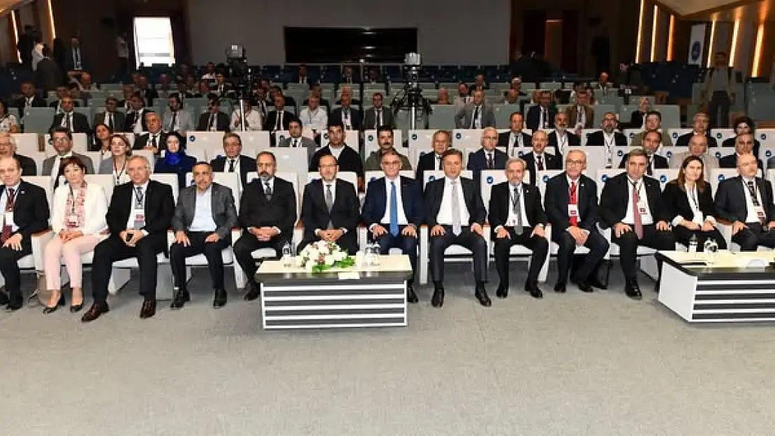 Van Valisi Ozan Balcı, 'Üniversite Hastaneleri Birliği Çalıştayı'na Katıldı