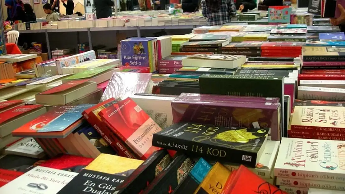 Van Yerel Kitap Fuarı 2. kez kapılarını açıyor, yazarlar ve akademisyenler bir araya geliyor!