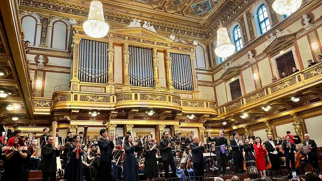 Van YYÜ Akademik Orkestrası, Viyana'da Büyüleyici Bir Performans Gerçekleştirdi