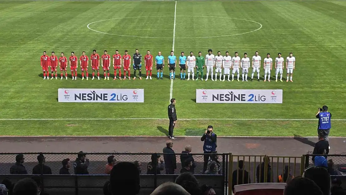 Vanspor FK, Karaman FK'ya 4-1 ile geçerek galibiyet sevinci yaşadı!