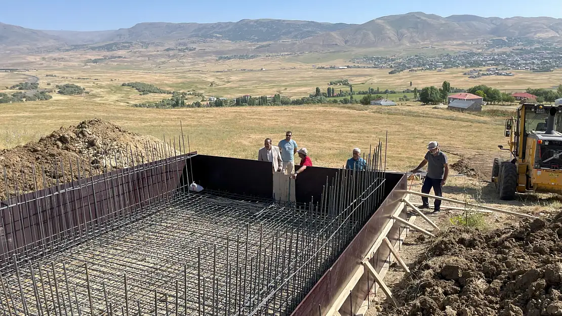 Varto Belediyesi'nden Sait Mezrası'na İçme Su Deposu ile Sağlıklı Yaşam Adımı