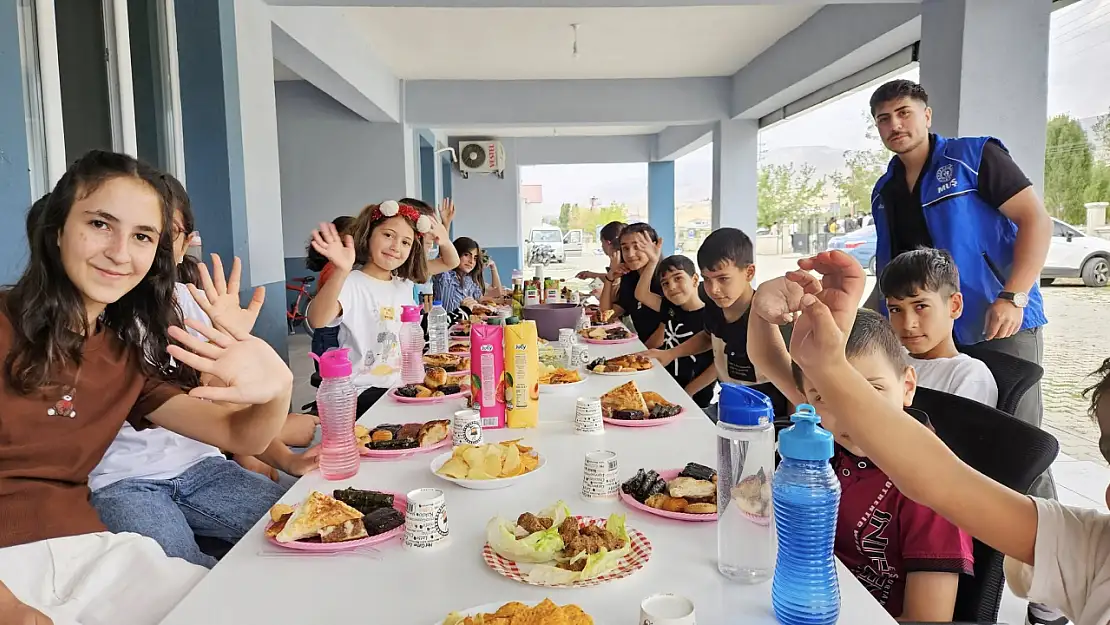 Varto Gençlik Merkezi Yaz Kulüplerine Veda Etti