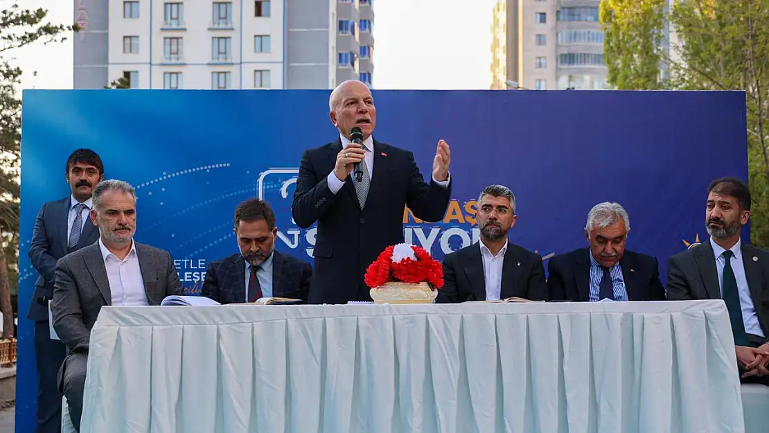 Vatandaş Soruyor, Başkan Cevaplıyor Programı Erzurum'da Yoğun İlgi Gördü