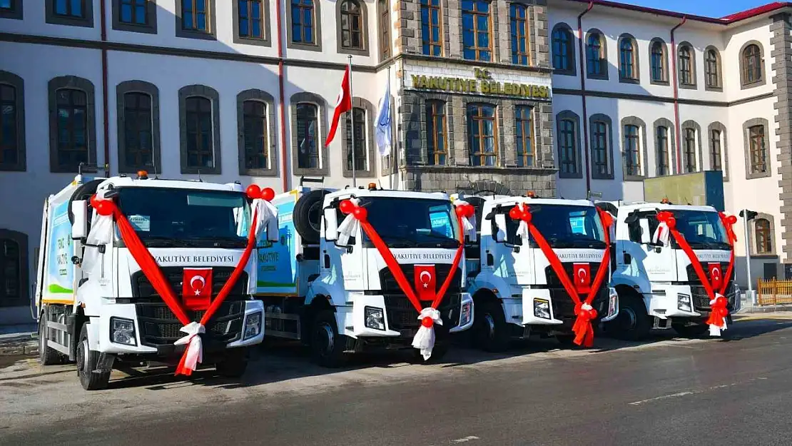 Yakutiye Belediyesi yeni çöp kamyonlarını hizmete sundu