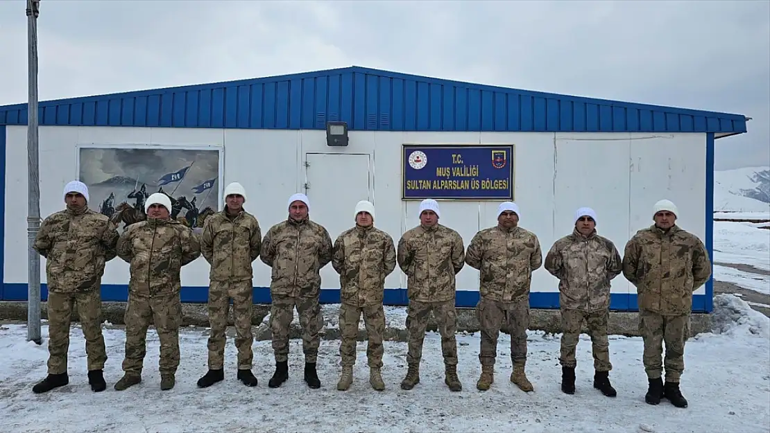 Yalovalı kadınların ördüğü bereler Muş'taki Mehmetçiklere ulaştırıldı