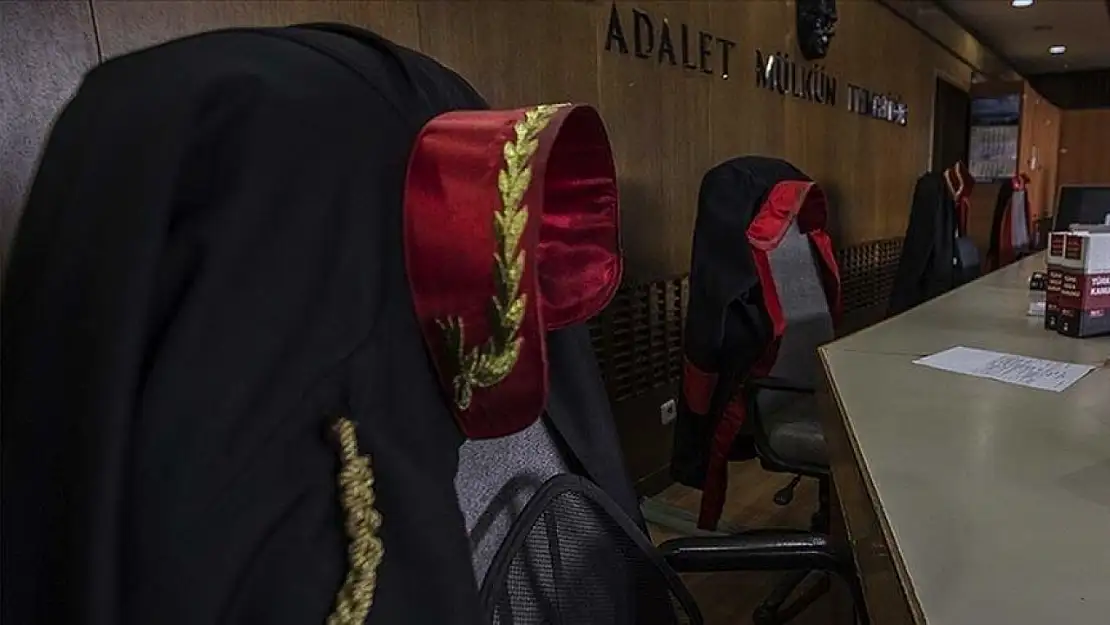 Yapay zeka avukat olabilir ama hakim olamaz