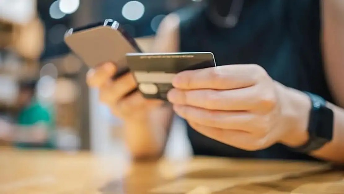 Yapay Zekâ Tavsiyeleriyle 12 Bin Dolar Borç Kapatıldı: Karpuz Üzerine Yazılan Borç eBay'de Satıldı!