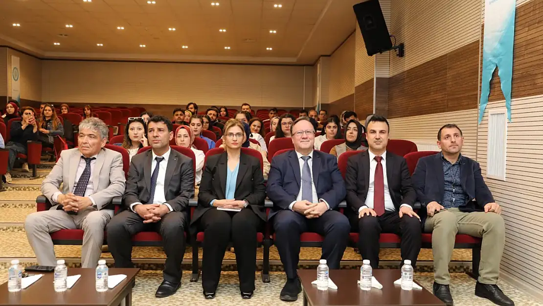 Yapay Zekâ Turizmi Dönüştürüyor: Bitlis Eren Üniversitesi'nde Uluslararası Konferans