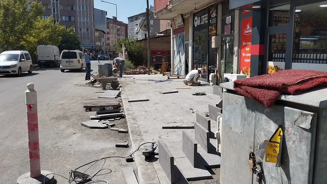 Yavuz Mahallesi'nde kaldırım çalışmaları hız kazandı