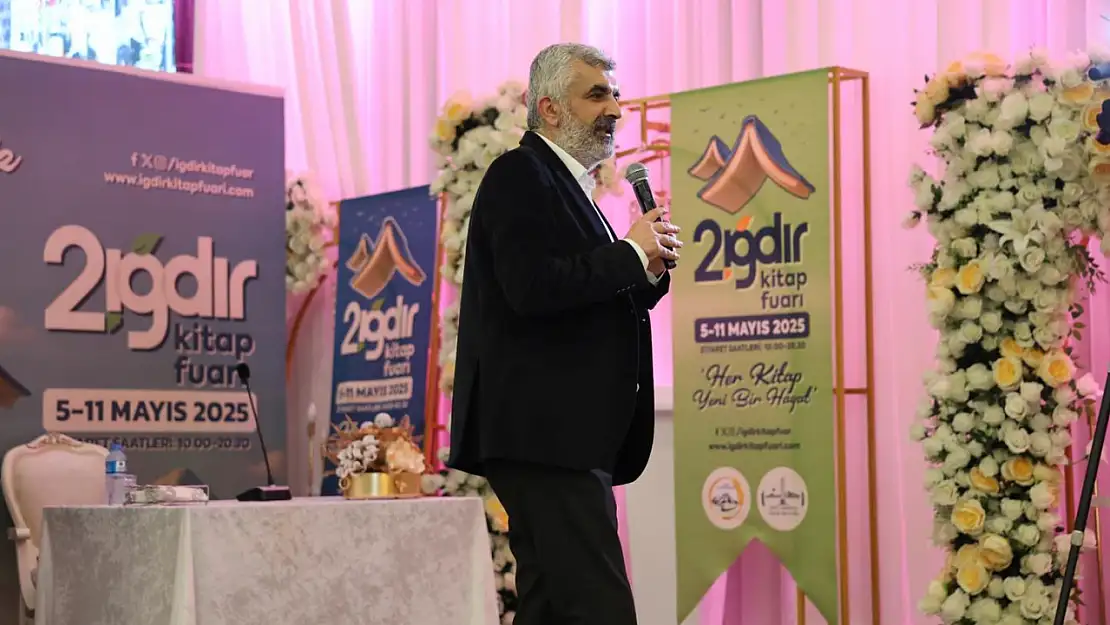 Yazar Ahmet Turgut, 2. Iğdır Kitap Fuarı'nda Okurlarıyla Buluştu